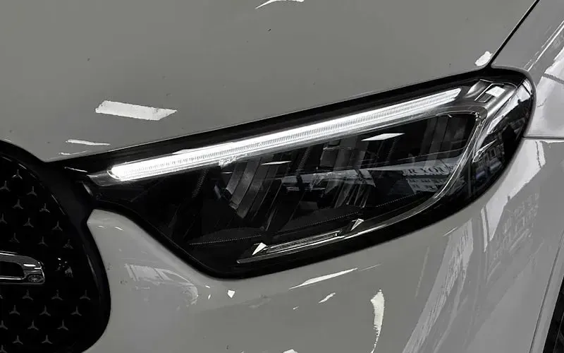 Used Mercedes GLC300 Urban 313 HP (230 kW) 2025 White SUV