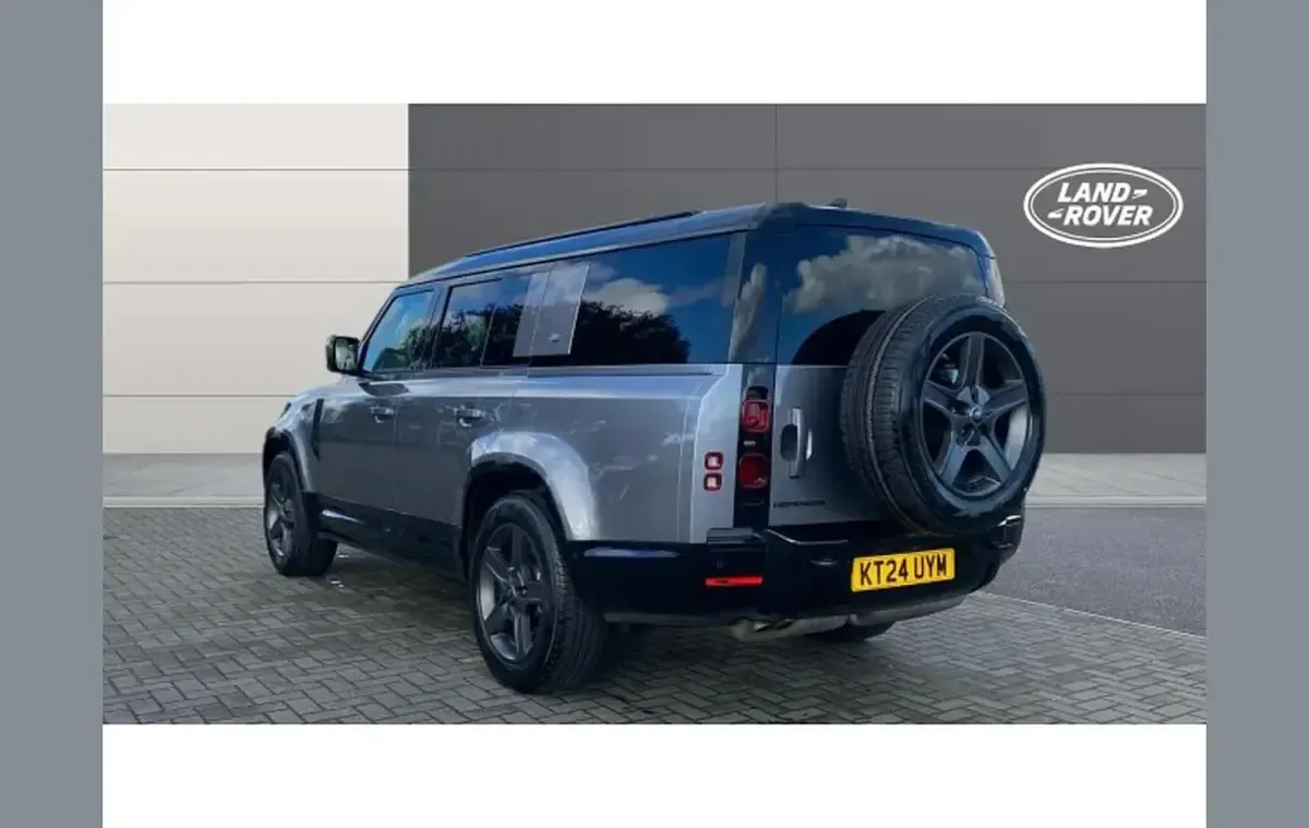 Used Land Rover Defender SE Dynamic 300 HP (220 kW) 2024 Grey SUV