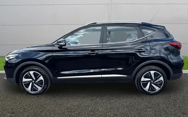 Käytetty MG ZS Trophy 114 kW (156 HP) 2022 Musta Katumaasturi