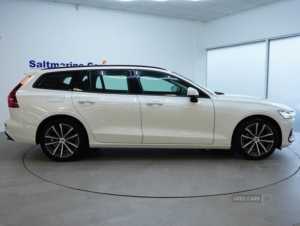 Used Volvo V60 Momentum 163 HP (119 kW) 2021 White Estate