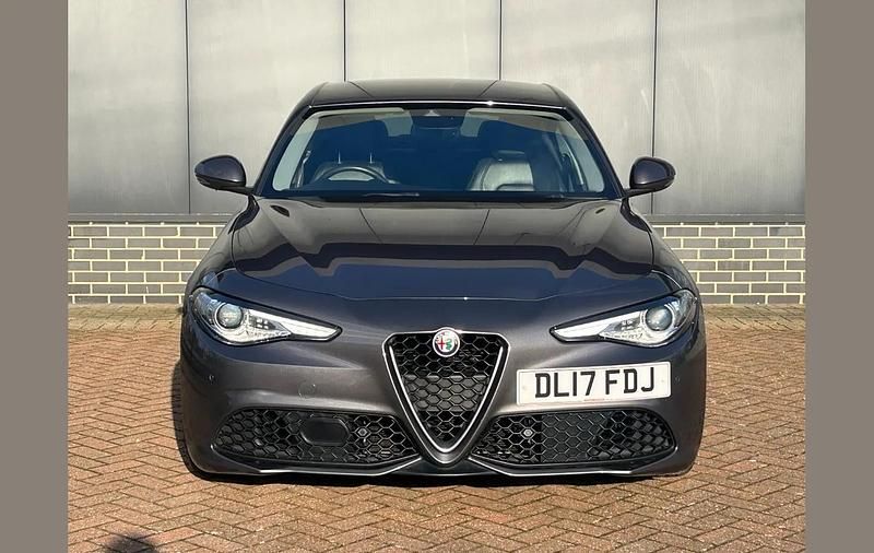 Used Alfa Romeo Giulia Edizione Speciale 180 HP (132 kW) 2017 Grey Sedan