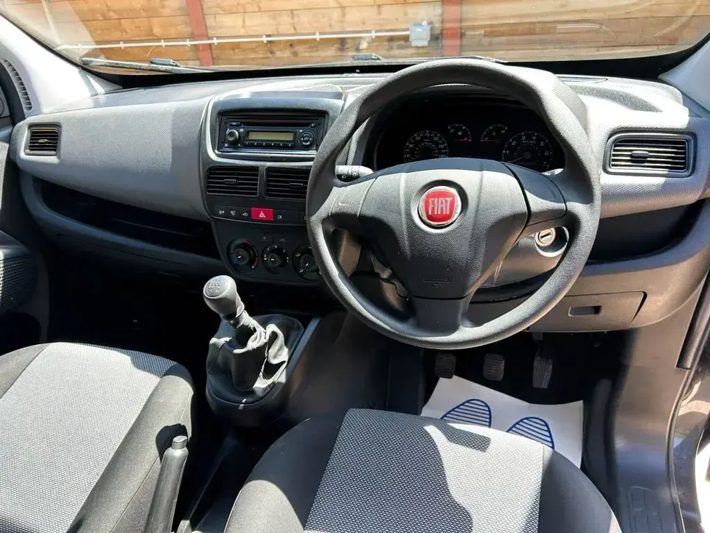 Used Fiat Doblò Pop 95 HP (69 kW) 2018 Black MPV