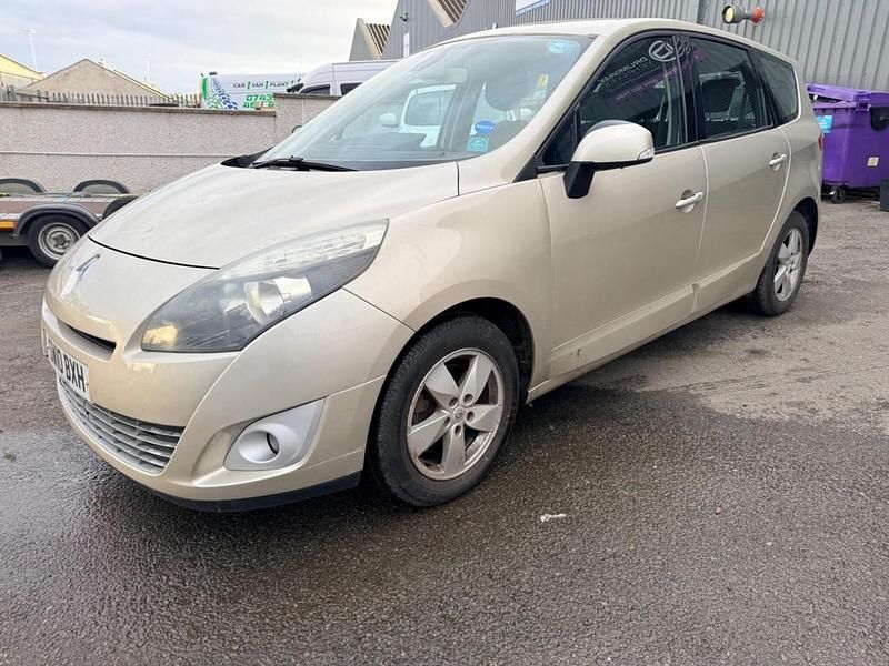 Used Renault Grand Scénic III Dynamique 2010 Gold MPV