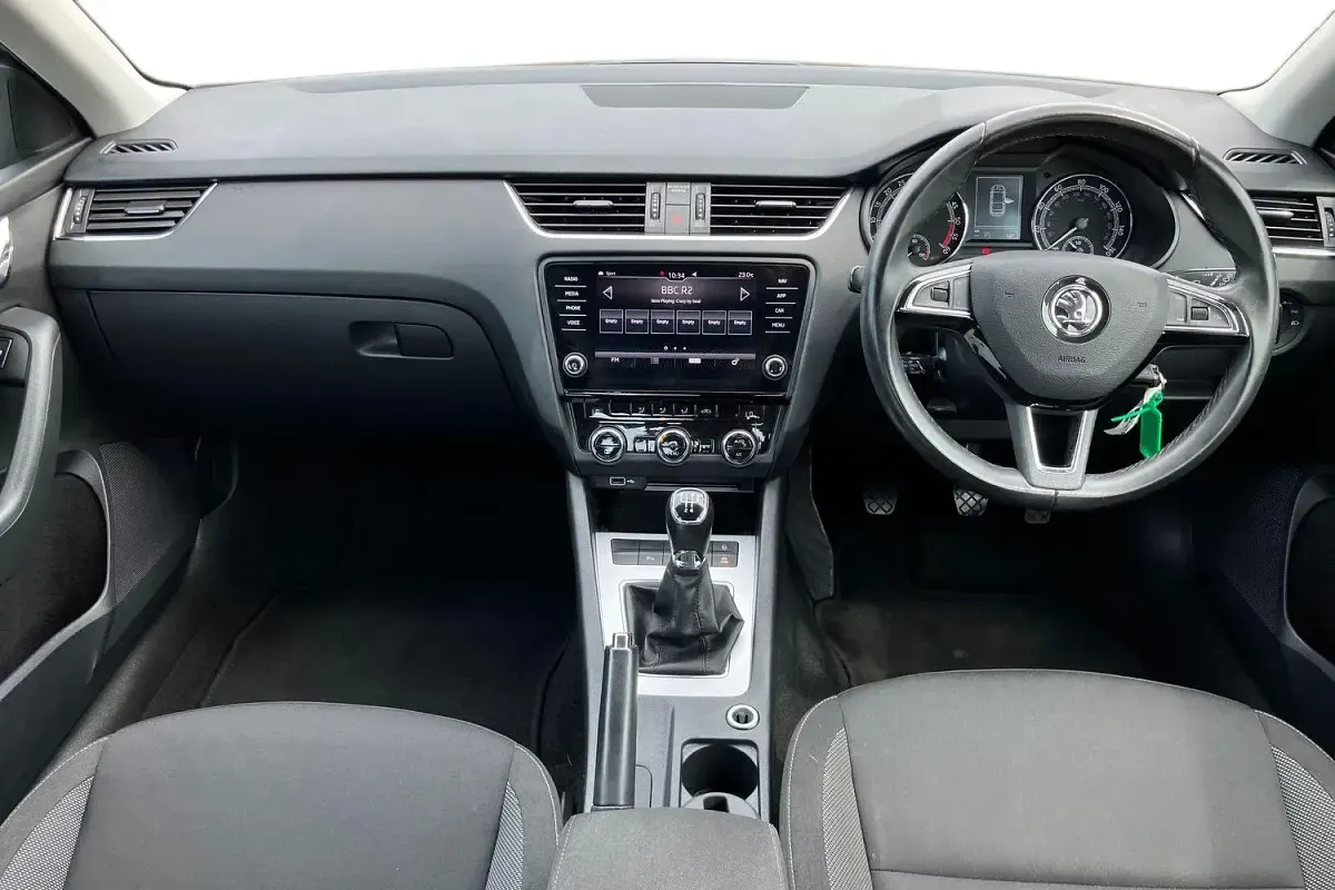Used Skoda Octavia SE Technology 116 HP (85 kW) 2018 Silver Hatchback