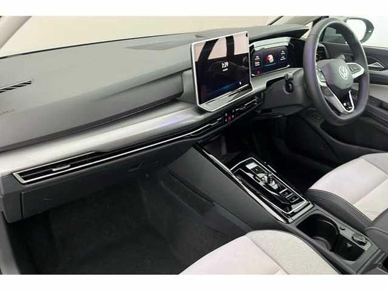 New VW Golf VIII 204 HP (150 kW) 2025