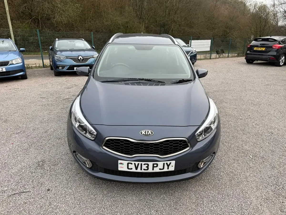 Used Kia Ceed 128 HP (94 kW) 2013 Blue Hatchback