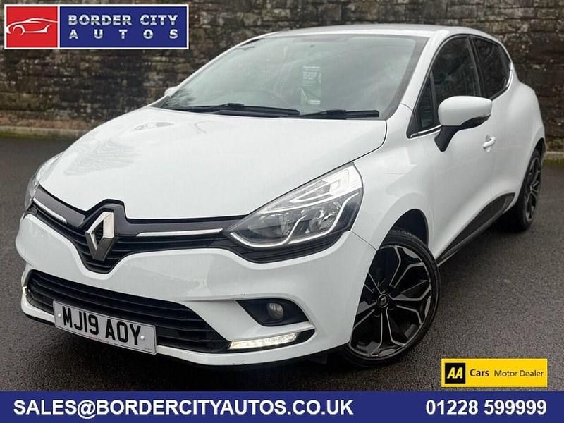 Used Renault Clio IV Iconic 75 HP (55 kW) 2019 White Hatchback