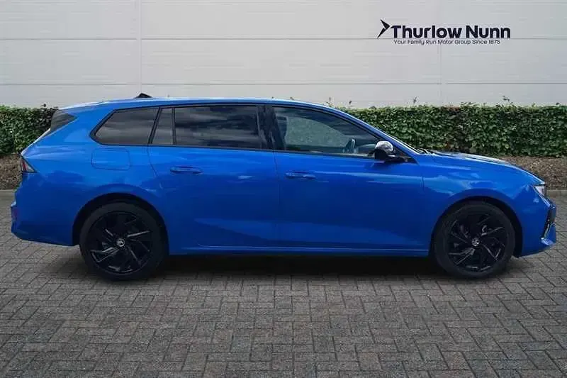 Second-hand Vauxhall Astra S 130 CP (95 kW) 2024 Albastru Break