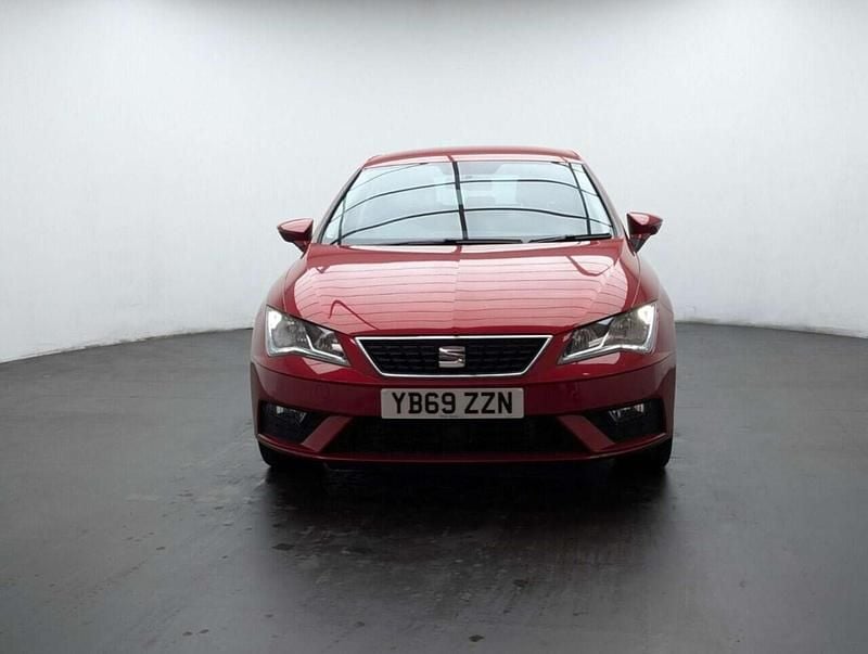 Used Seat Leon SE Dynamic 131 HP (96 kW) 2020 Red Hatchback