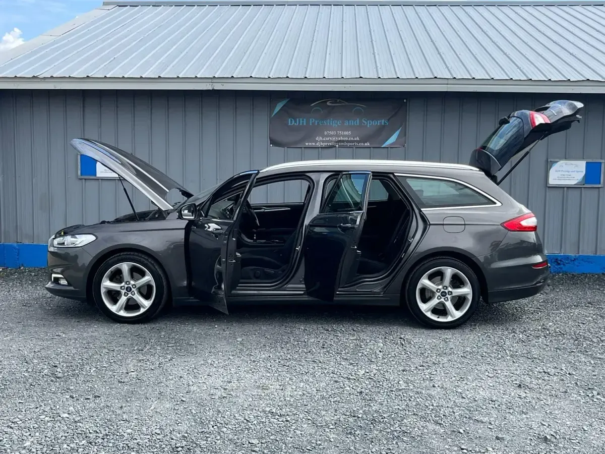 Begagnad Ford Mondeo Titanium 150 HK (110 kW) 2016 Grå Kombi