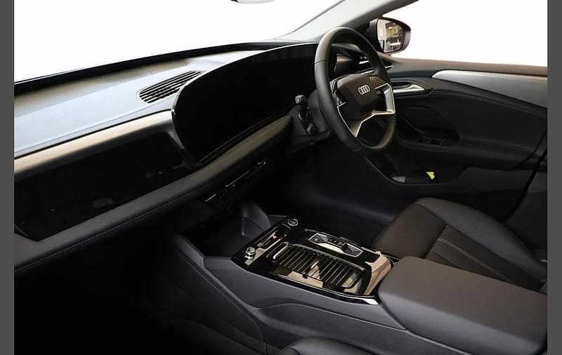 Begagnad Audi e-tron Sport 314 kW (428 HK) 2025 Svart SUV