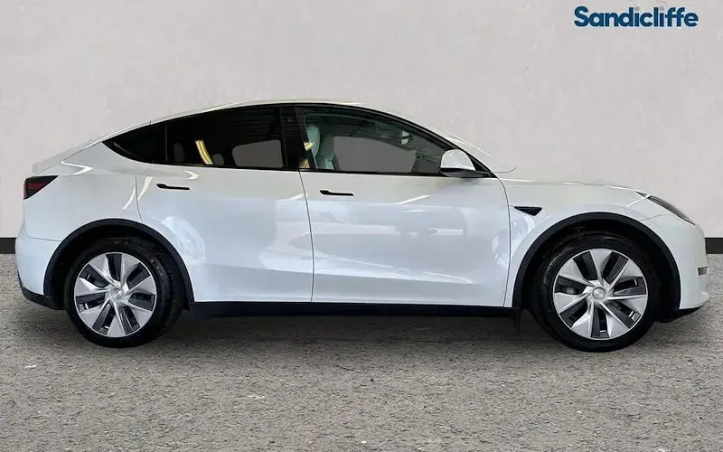 Used Tesla Model Y Long Range AWD 286 kW (389 HP) 2025 SUV