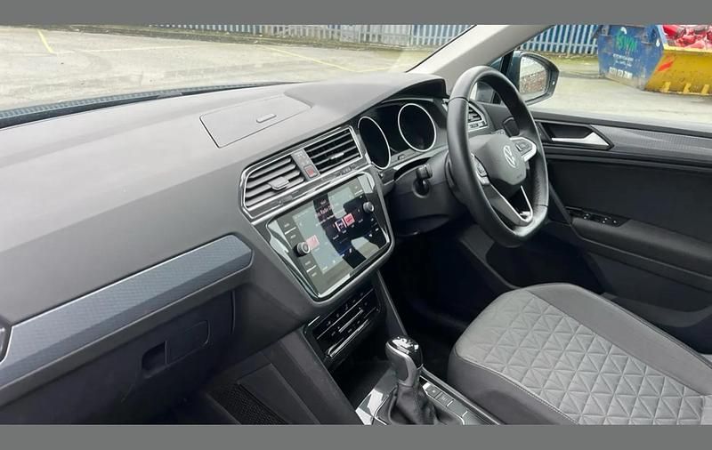 Used VW Tiguan Life 150 HP (110 kW) 2022 Blue SUV