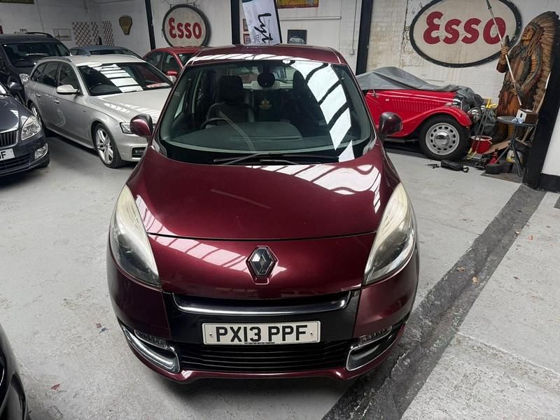 Used Renault Scénic III Dynamique 110 HP (80 kW) 2013 Red MPV