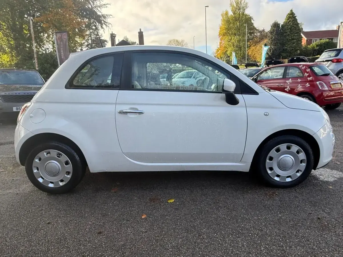 Używany Fiat 500 Pop 69 KM (50 kW) 2024 Biały Hatchback