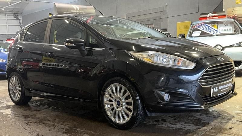 Used Ford Fiesta Titanium 125 HP (91 kW) 2014 Black Hatchback