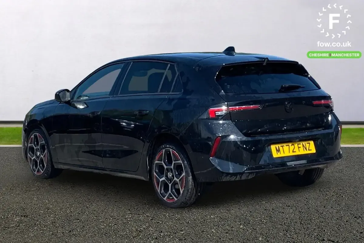 Begagnad Vauxhall Astra GS Line 2022 Svart Halvkombi