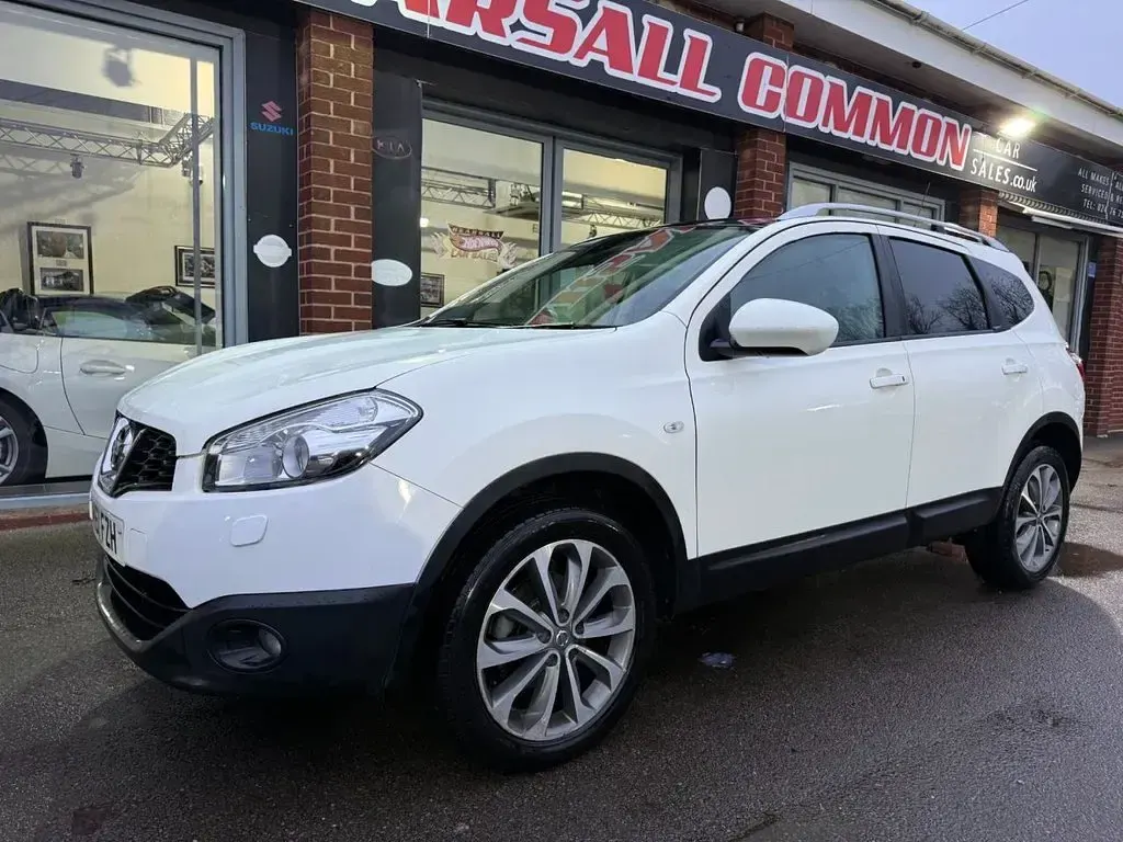 Used Nissan Qashqai +2 Tekna 117 HP (86 kW) 2011 White SUV