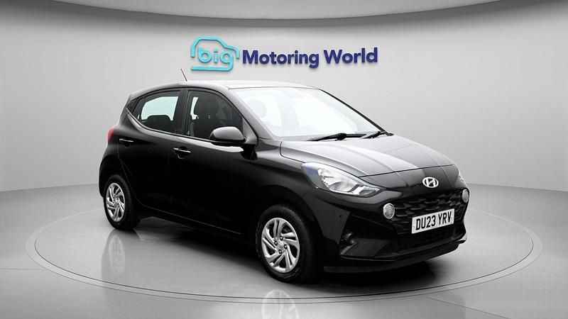 Used Hyundai i10 SE 67 HP (49 kW) 2022 Black Hatchback