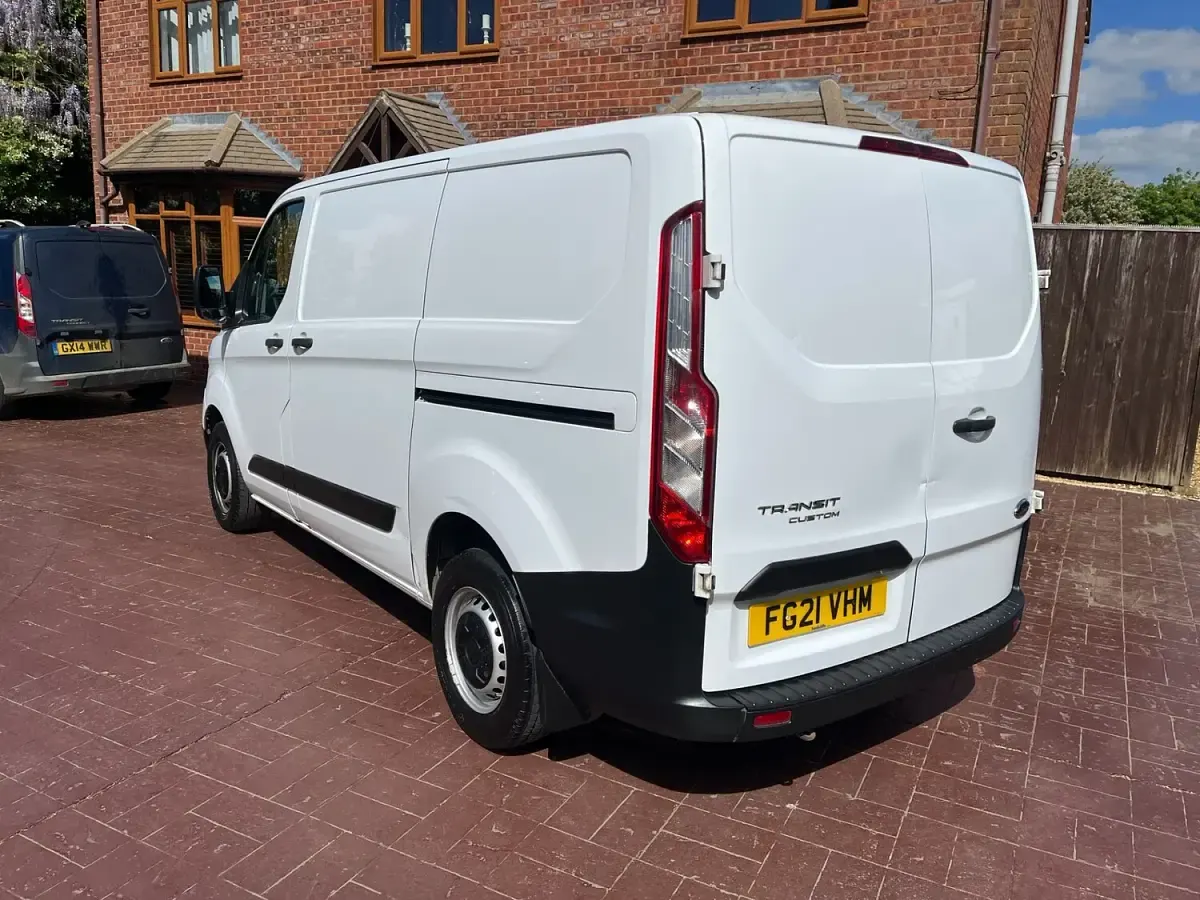 Used Ford Transit Custom 130 HP (95 kW) 2021 White Van