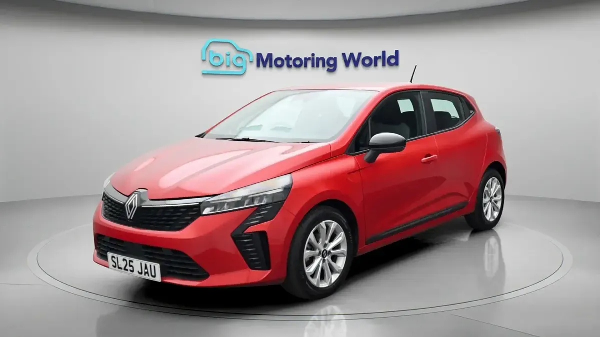 Used Renault Clio Evolution 90 HP (66 kW) 2025 Hatchback