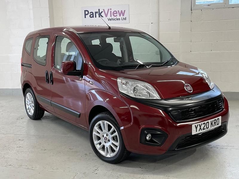 Used Fiat Qubo Lounge 77 HP (56 kW) 2020 Red MPV