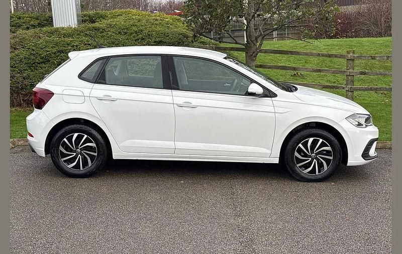 Used VW Polo Life 95 HP (69 kW) 2025 White Hatchback