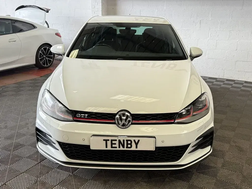 Used VW Golf VII GTI 230 HP (169 kW) 2018 White Hatchback