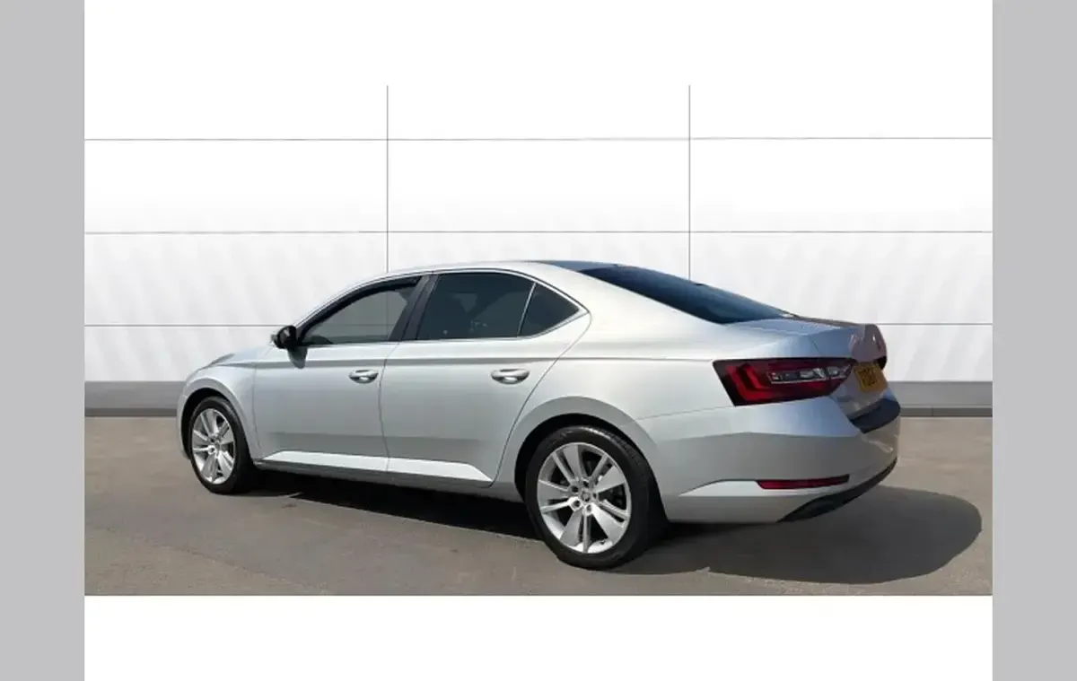 Used Skoda Superb SE L Executive 150 HP (110 kW) 2016 Silver Hatchback