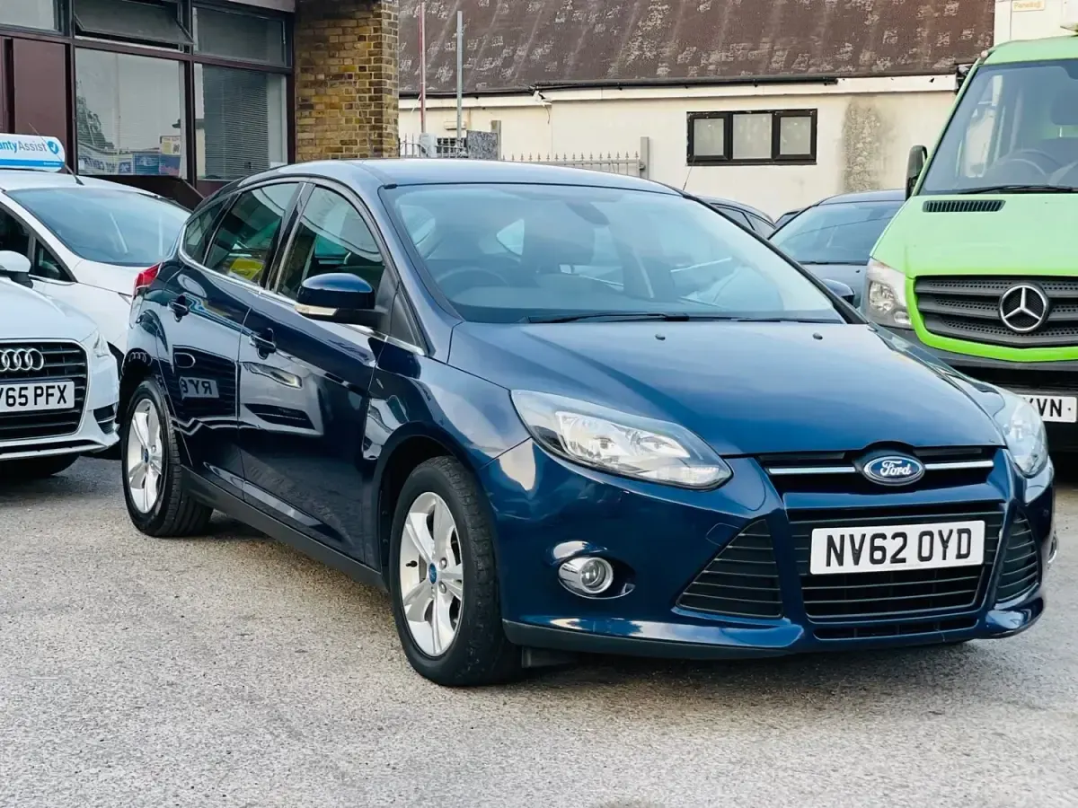 Usado Ford Focus Zetec 2013 Azul Citadino