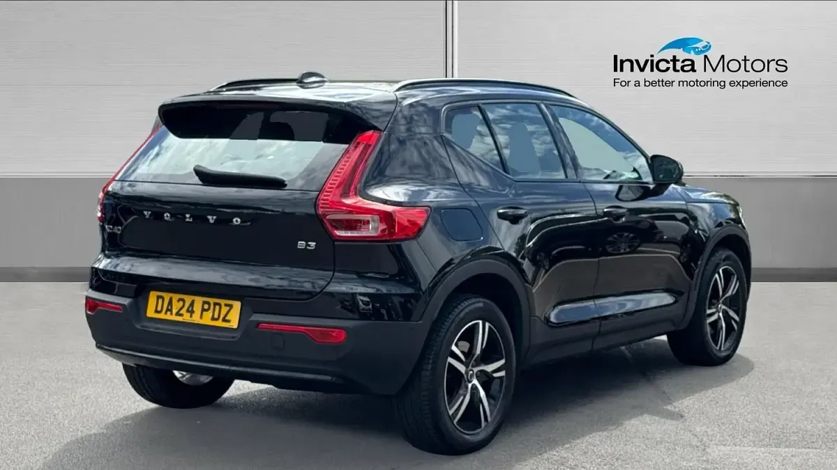 Used Volvo XC40 Plus 163 HP (119 kW) 2024 Onyx black metallic SUV