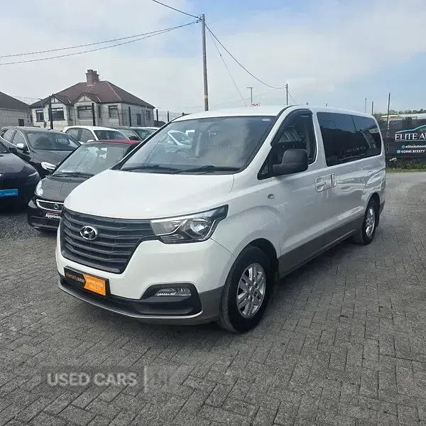 Used Hyundai I800 SE 170 HP (125 kW) 2019 White MPV