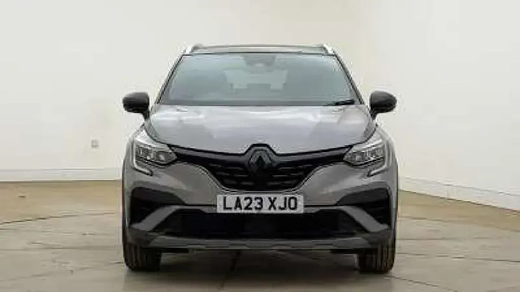 Used Renault Captur Engineered 143 HP (105 kW) 2023 Grey  SUV