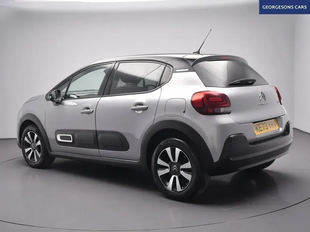 Używany Citroën C3 PureTech 83 KM (61 kW) 2024 Szary Hatchback