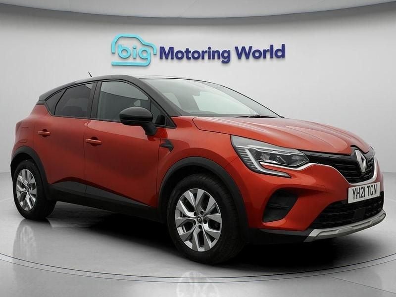 Red/black Used 2021 Renault Captur Iconic SUV | £12,100 (Fair price) - Image 1/4