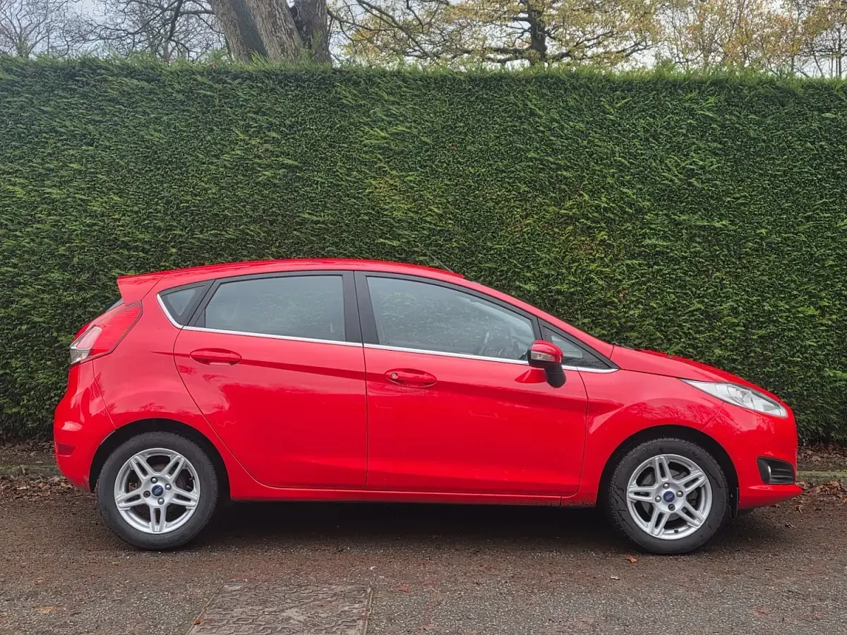 Used Ford Fiesta Zetec 2014 Red Hatchback