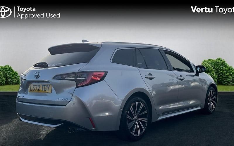 Used Toyota Corolla Design 184 HP (135 kW) 2022 Silver Estate