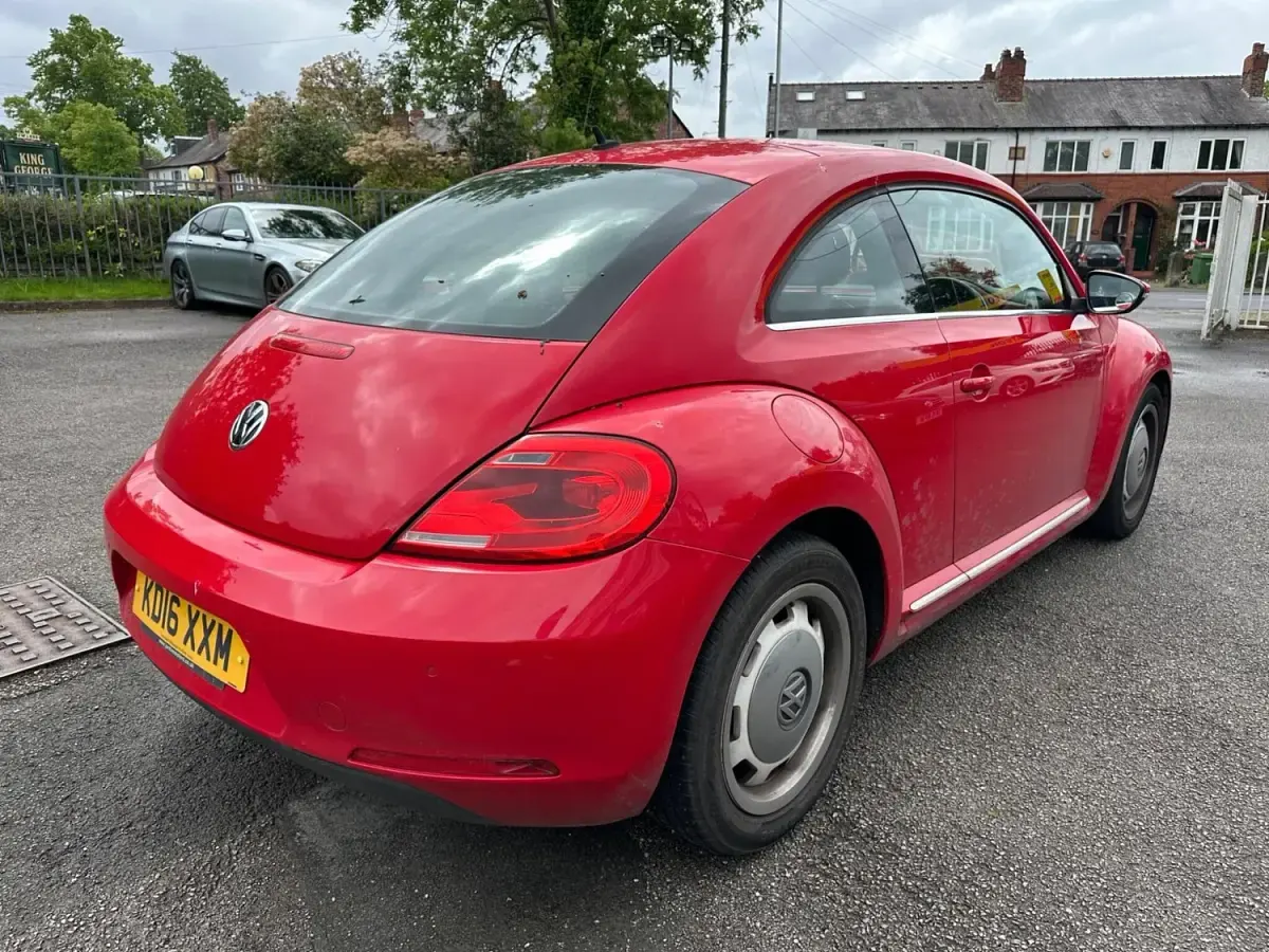 Używany VW Beetle Design 105 KM (77 kW) 2016 Czerwony Hatchback