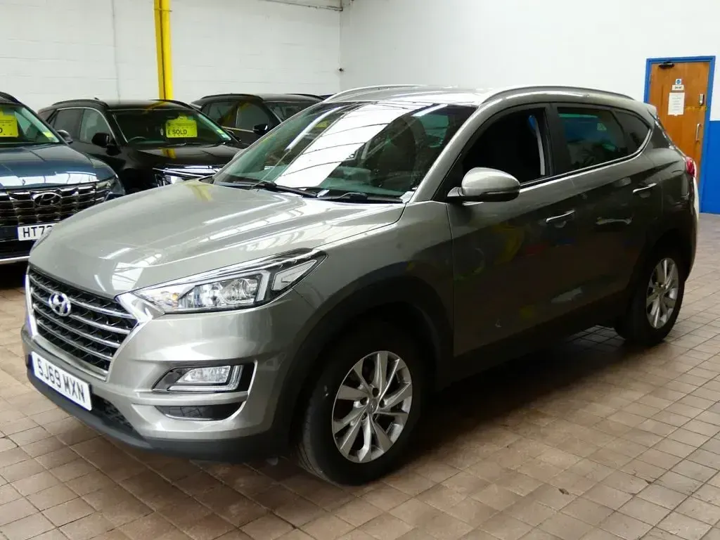 Used Hyundai Tucson SE 132 HP (97 kW) 2019 Grey SUV