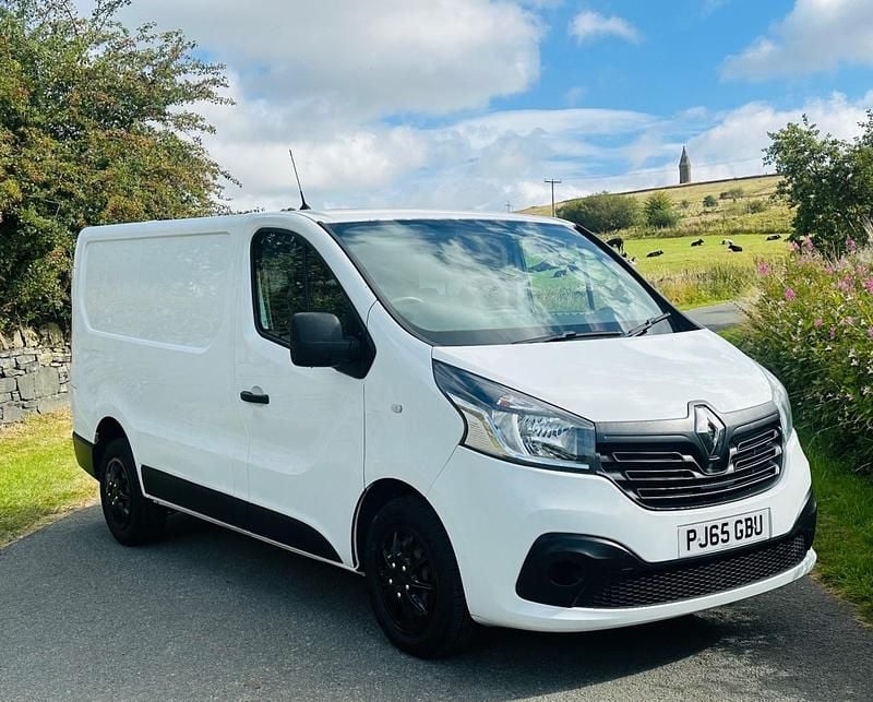White Used 2015 Renault Trafic Business Van | £4,790 (Expensive) - Image 1/4