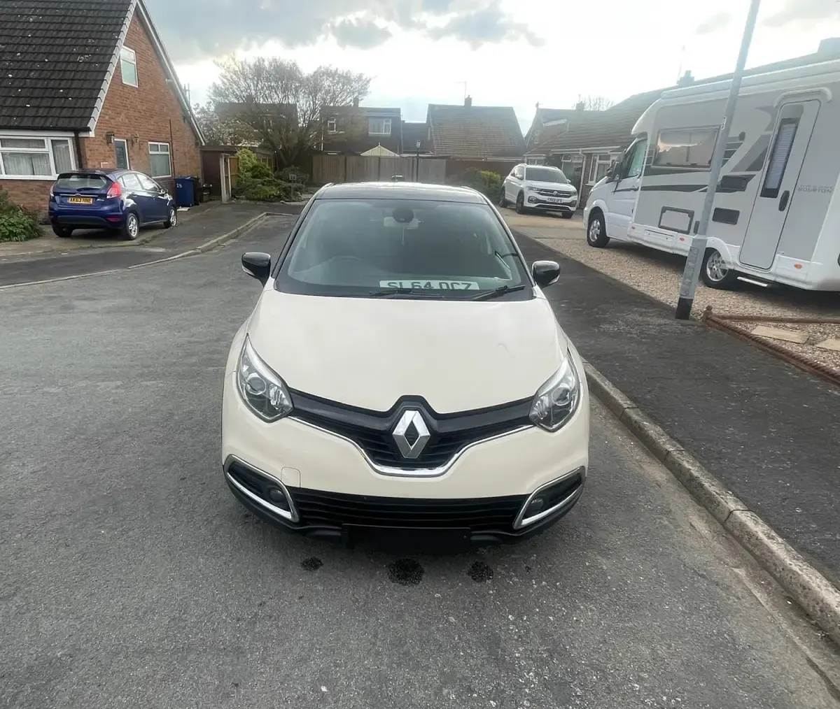 Usado Renault Captur Dynamique 90 HP (66 kW) 2014 Bege SUV