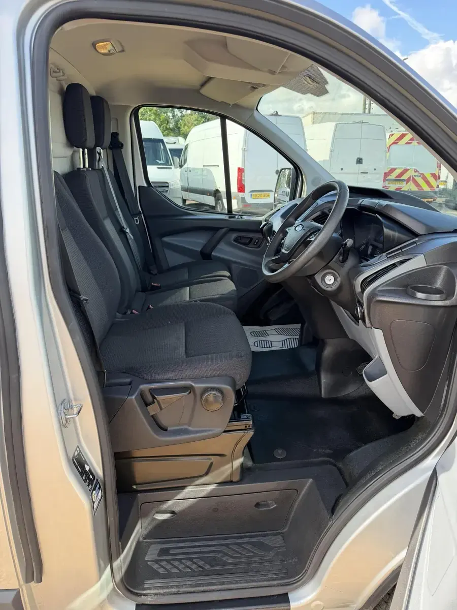 Used Ford Transit Custom 105 HP (77 kW) 2016 Silver Van