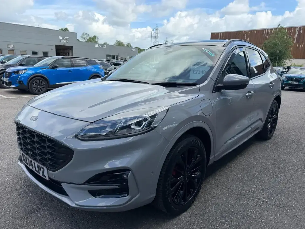 Used Ford Kuga 222 HP (163 kW) 2024 Grey SUV
