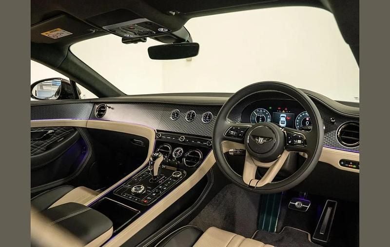 New Bentley Continental 670 HP (492 kW) 2026 Red Coupe