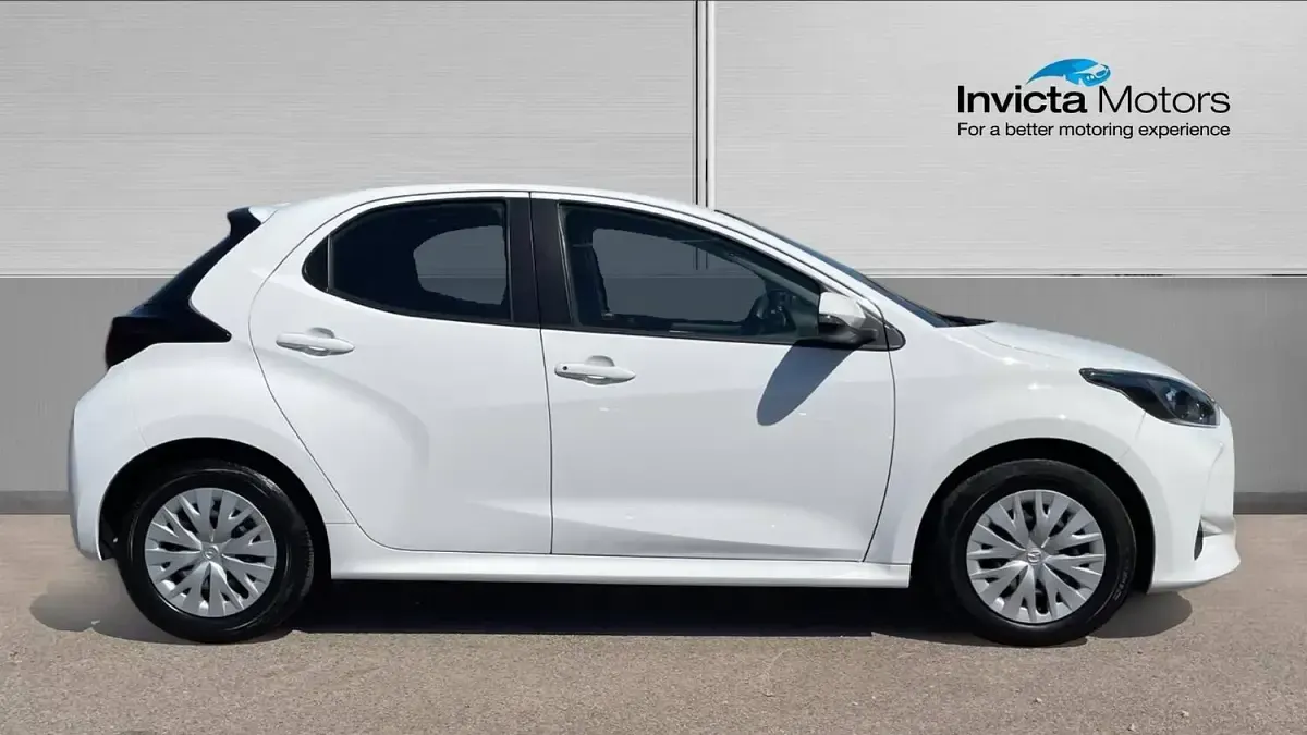 Used Mazda 2 116 HP (85 kW) 2023 White Hatchback