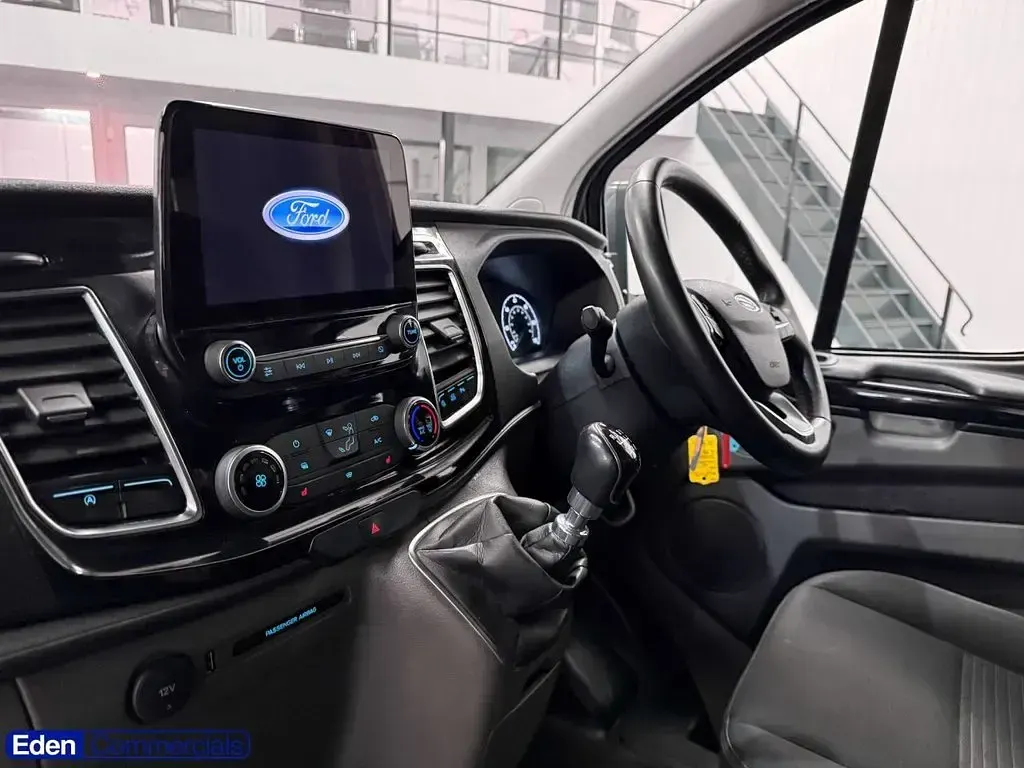 Used Ford Transit Custom Limited 130 HP (95 kW) 2023 Grey Van