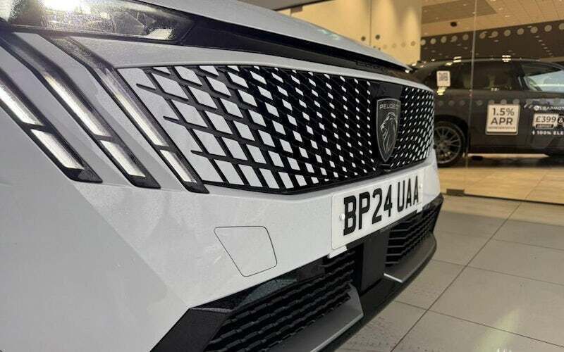 Used Peugeot e-3008 GTi 156 kW (213 HP) 2025 SUV