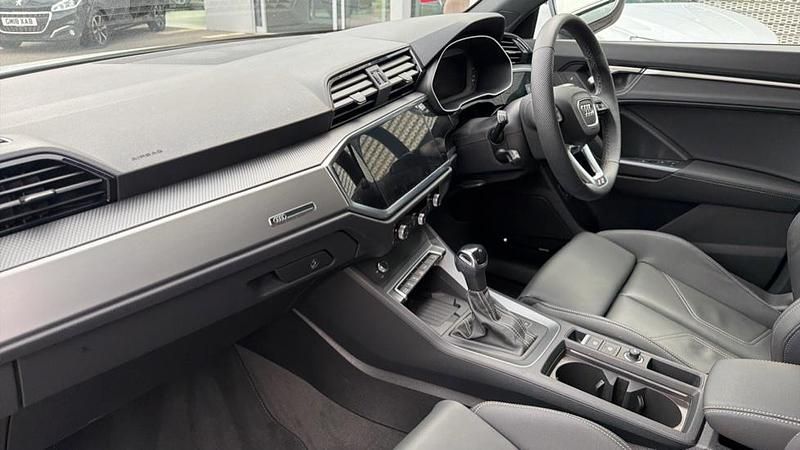 Begagnad Audi Q3 S-Line 150 HK (110 kW) 2025 Vit SUV