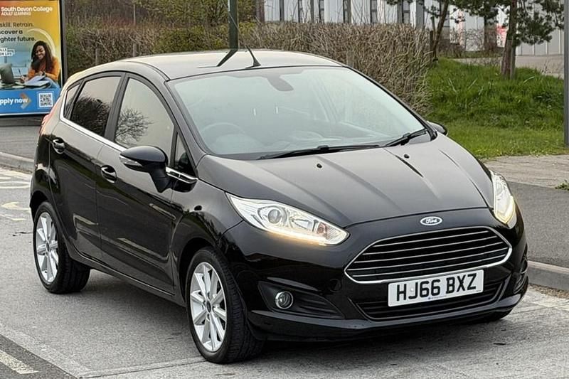 Used Ford Fiesta Titanium 95 HP (69 kW) 2016