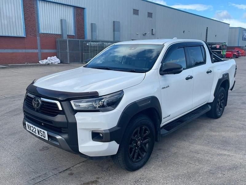 Used Toyota HiLux 204 HP (150 kW) 2022 White Pickup